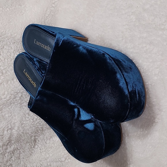 Larroudé Miso Platform Clog in Deepsea Velvet. - Picture 12 of 16